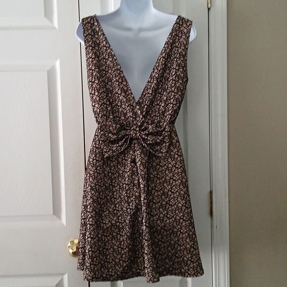 Live to be Spoiled black tan sleeveless bow accent dress Sz XL NWOT - Picture 4 of 8